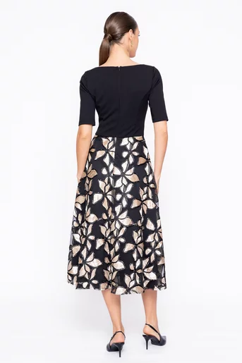 Rochi Caramel elegantă cu flori brodate R8609