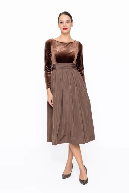 Rochie Caramel elegantă cu fusta din tafta maro R8582 thumbnail picture - 