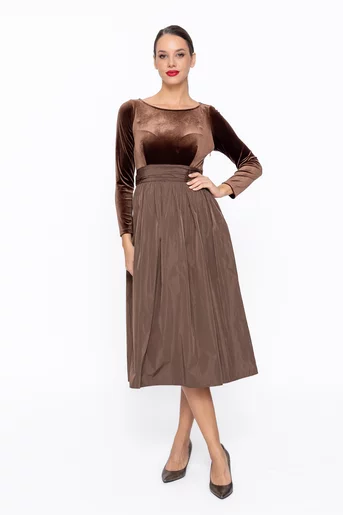 Rochie Caramel elegantă cu fusta din tafta maro R8582