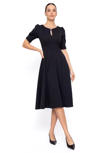 Rochie Caramel elegantă in clini cu nasturi decorativi neagră R8608