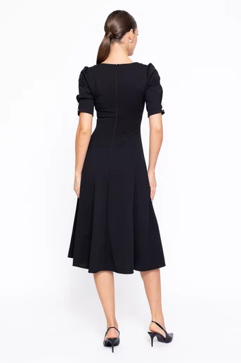 Rochie Caramel elegantă in clini cu nasturi decorativi neagră R8608