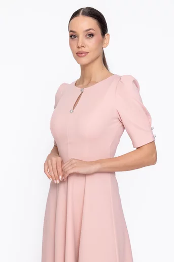 Rochie Caramel elegantă in clini cu nasturi decorativi roz R8608