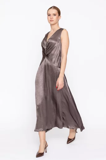 Rochie midi satinată în v taupe RMO60306
