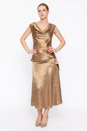 Top elegant cu guler căzut auriu BMO60303