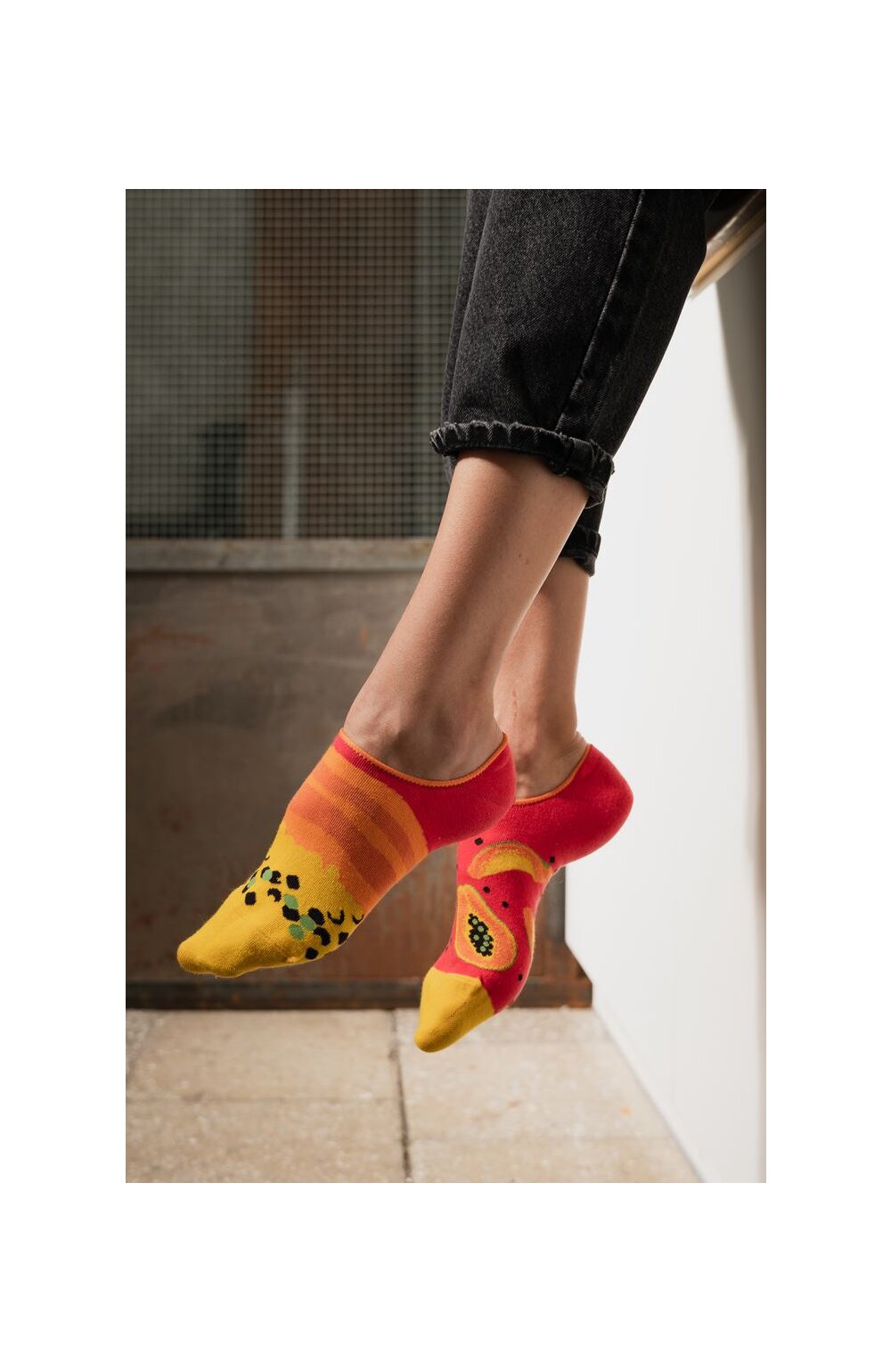 Talpici dama – Sosete dama – din bumbac, cu model asimetric – Happy socks – More S005-002 Papayas asimetric imagine noua 2022