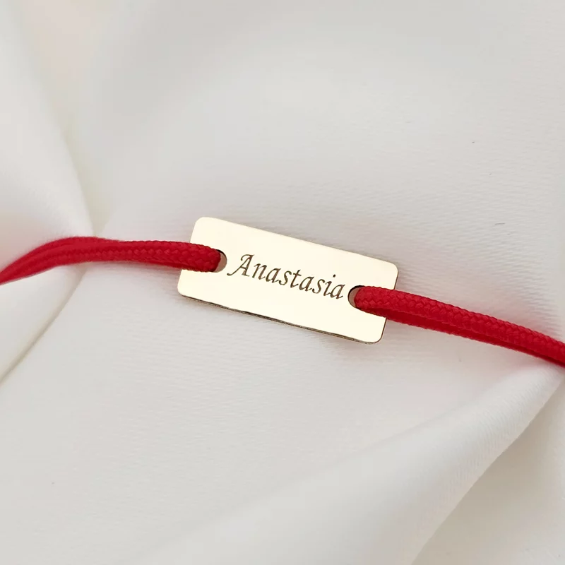 Baba Karkötő -  9K Sárga Arany Lemez névvel- Állítható Piros Zsinór