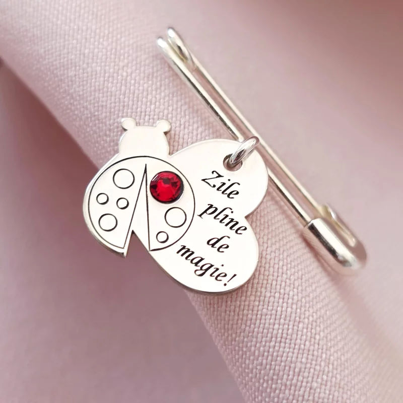 Biztostű Bross – Katicabogár Varázsa –  925 Sterling Ezüst - Swarovski kristállyal