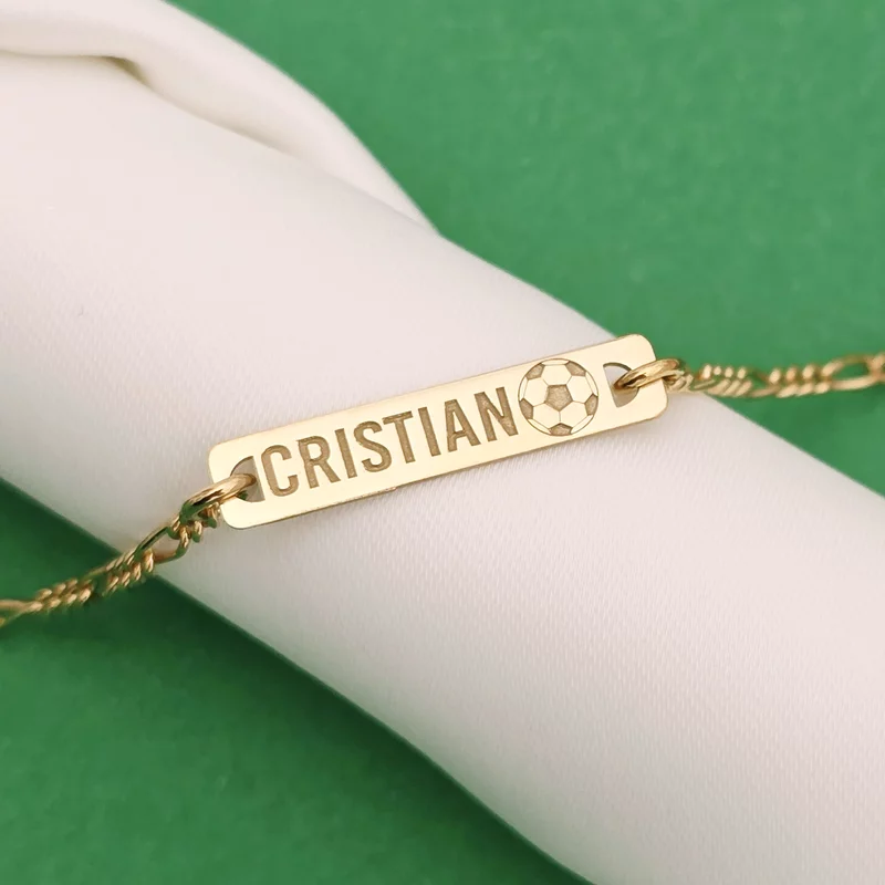 Gravírozható Focilabdás Karkötő – 18K Arannyal Bevont 925 Ezüst – Lánccal (fiú/lány)