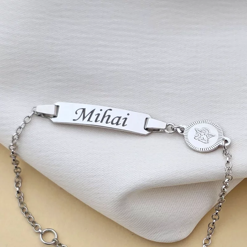 Gravírozható Lemez Karkötő - Név és Angyal – Ródiumozott 925 Ezüst – Lánccal
