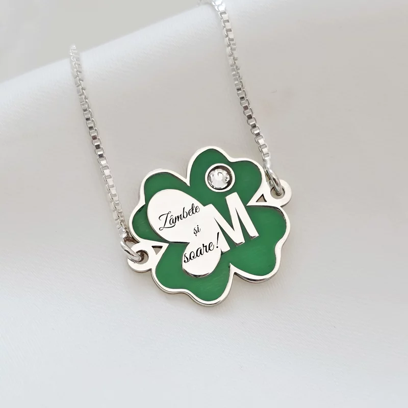 Lóhere Karkötő Kezdőbetűvel – 925 Sterling Ezüst - Zöld Tűzzománc & Swarovski Kristály - Csúszó Szabályzó
