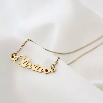 Név Nyaklánc - 925-ös Ezüst 18K Sárga Arany bevonattal - Rubinnal díszített szivecskével