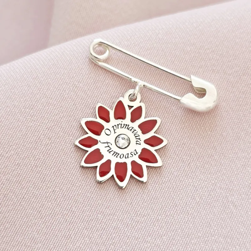 Biztostű Bross – Tavasz Virága –  925 Sterling Ezüst, piros zománccal és Swarovski kristállyal