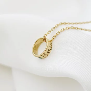 Személyre szabott nyaklánc - A Kapcsolódás Rezgései - Henger névvel és drágakővel - 925-ös Ezüst 18K Sárga arany bevonattal