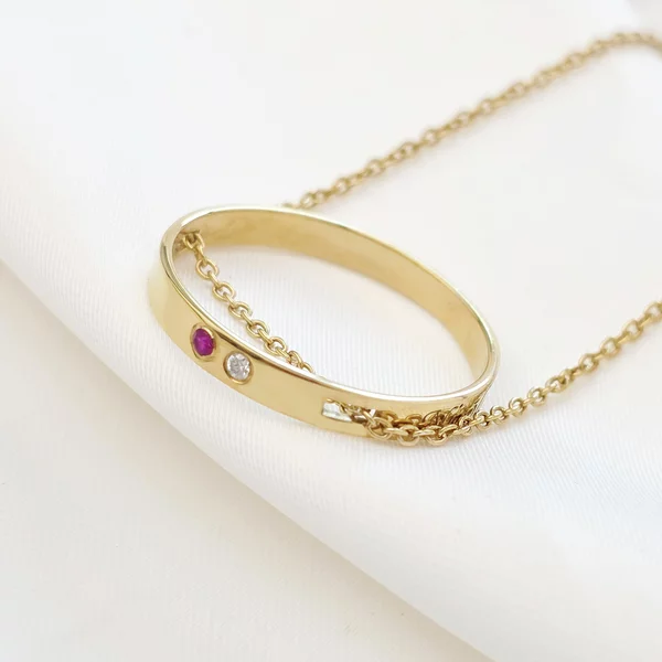 Személyre szabott nyaklánc - A Szerelem Rezgései - Gyűrű 2 Drágakővel és lánccal - 925-ös Ezüst 18K Sárga arany bevonattal