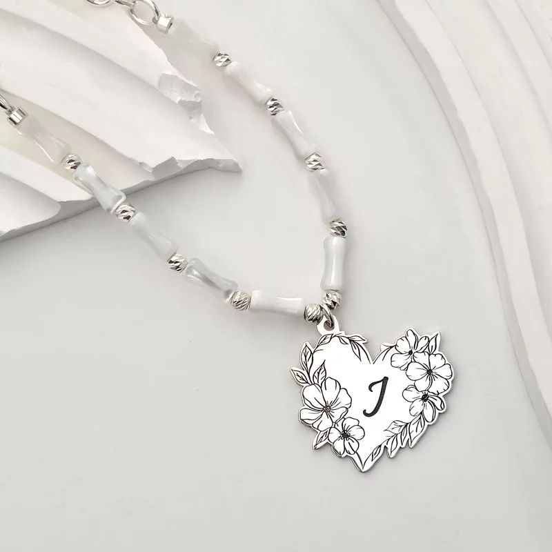 Virágcsokor Szívből Nyaklánc – Bambuszgyöngyök és Golyók – 925 Sterling Ezüst