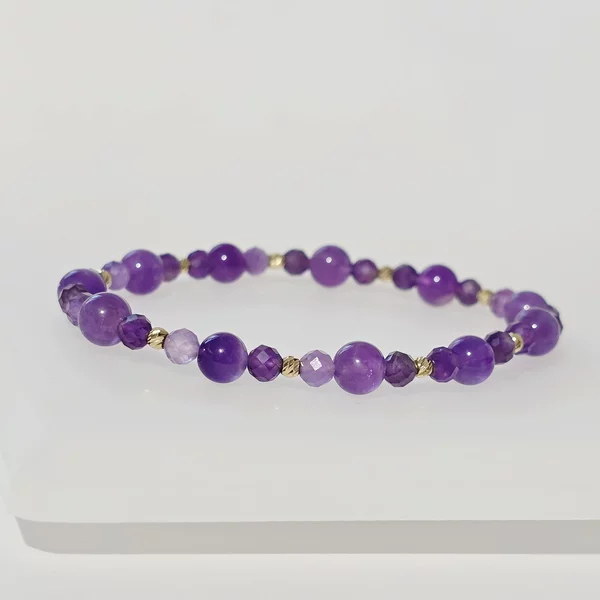 Bratara Eleganta din Ametist si Bilute din Aur 14K - Snur elastic