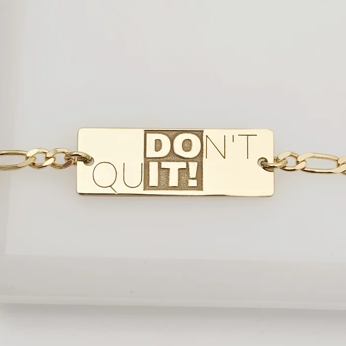 Bratara personalizata - placuta cu text personalizat Don\'t Quit - Argint 925 placat cu Aur Galben 18K - bratara barbati cu lant