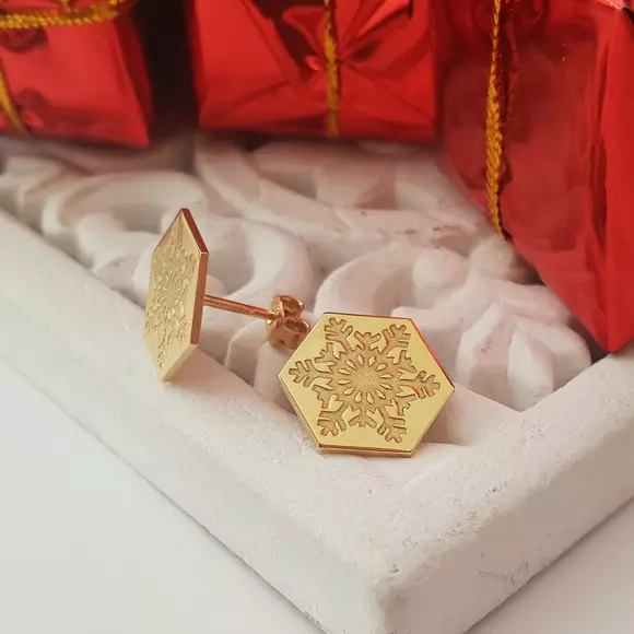 Cercei Craciun - Model Hexagon - Fulg de zapada - Argint 925 placat cu Aur galben de 14 K - inchidere surub