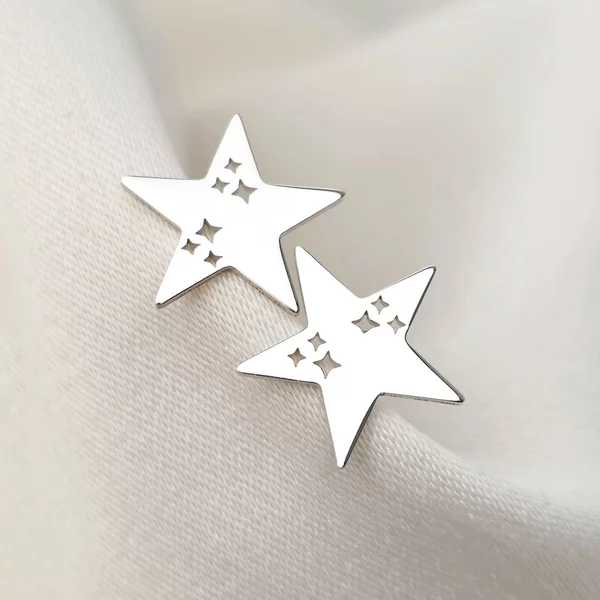 Cercei stea - model cu decupaje delicate - Argint 925 - inchidere surub