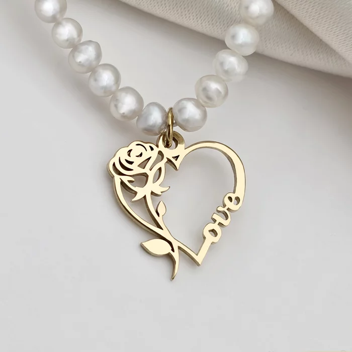 Colier Belle - Pandantiv cu Trandafir si LOVE & Sirag de Perle - Argint 925 placat cu Aur Galben 18K