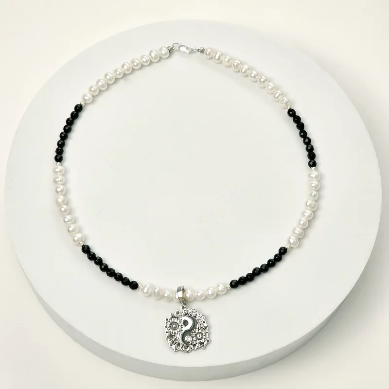 Colier Floare Yin & Yang si Cristal Swarovski - Combinatie de Perle Albe & Onix - Argint 925 picture - 5