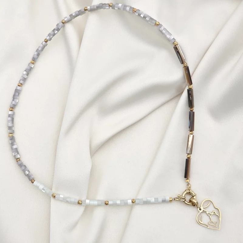 Colier Noua Familie - Inima cu Mama, Tata si Baiat & Sirag de Pietre sidef colorate & abalone - Argint 925 placat cu Aur Galben 18K picture - 3