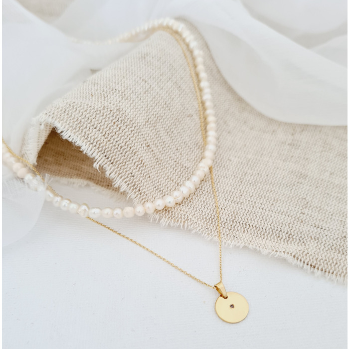Lantisor cu Perle – Echilibru rafinat – Model 2 straturi cu sirag perle si lantisor cu pandantiv banut – Diamant natural – Aur Galben 14K 14K