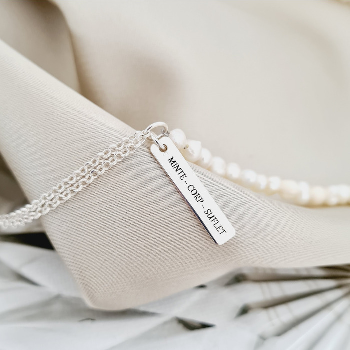 Lantisor cu Perle – Îmbinare armonioasă – Model combinat cu perle, lantisor si pandantiv placuta – Argint 925 925