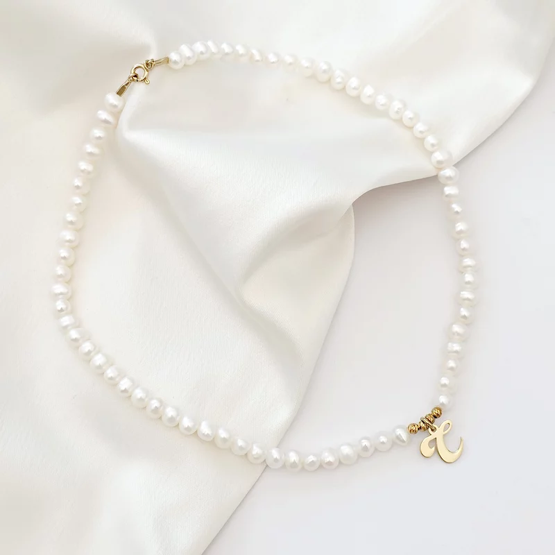 Lantisor cu Perle - Initiala eleganta - Model sirag de perle si si 4 bilute - Argint placat cu Aur Galben 18K picture - 3