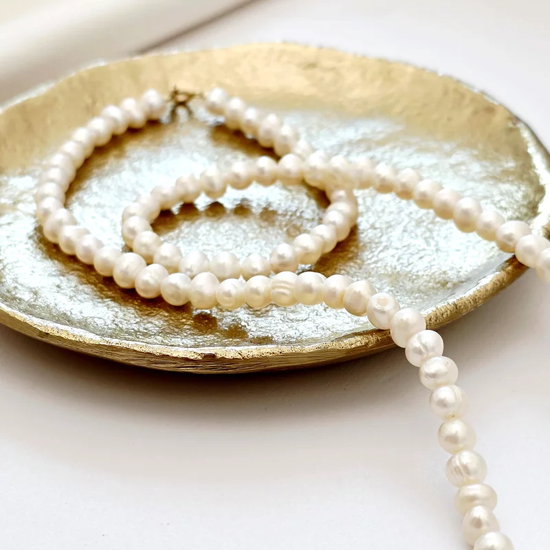 Lantisor cu Perle - Initiala eleganta - Model sirag de perle si 4 bilute - Aur Galben 14K picture - 6