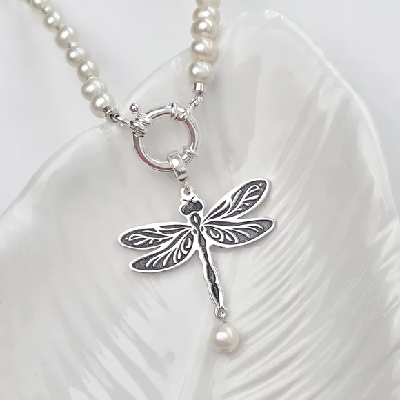 Lantisor cu Perle - pandantiv libelula -  Model sirag de perle albe cu bilute si lantisor - Argint 925
