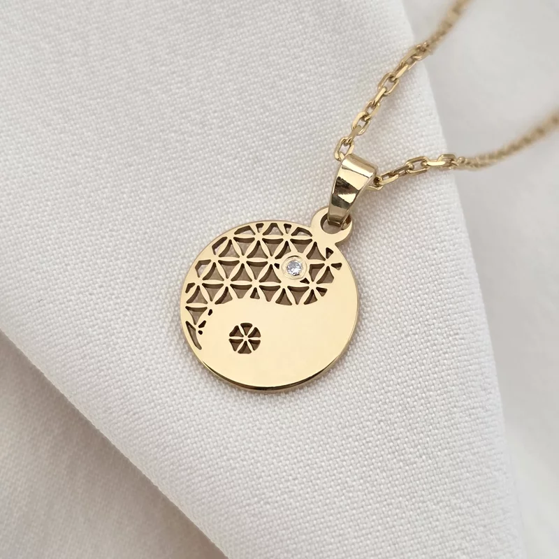 Lantisor Fior al Echilibrului - Model Yin&Yang cu Diamant natural - Argint 925 placat cu Aur Galben 18K picture - 1
