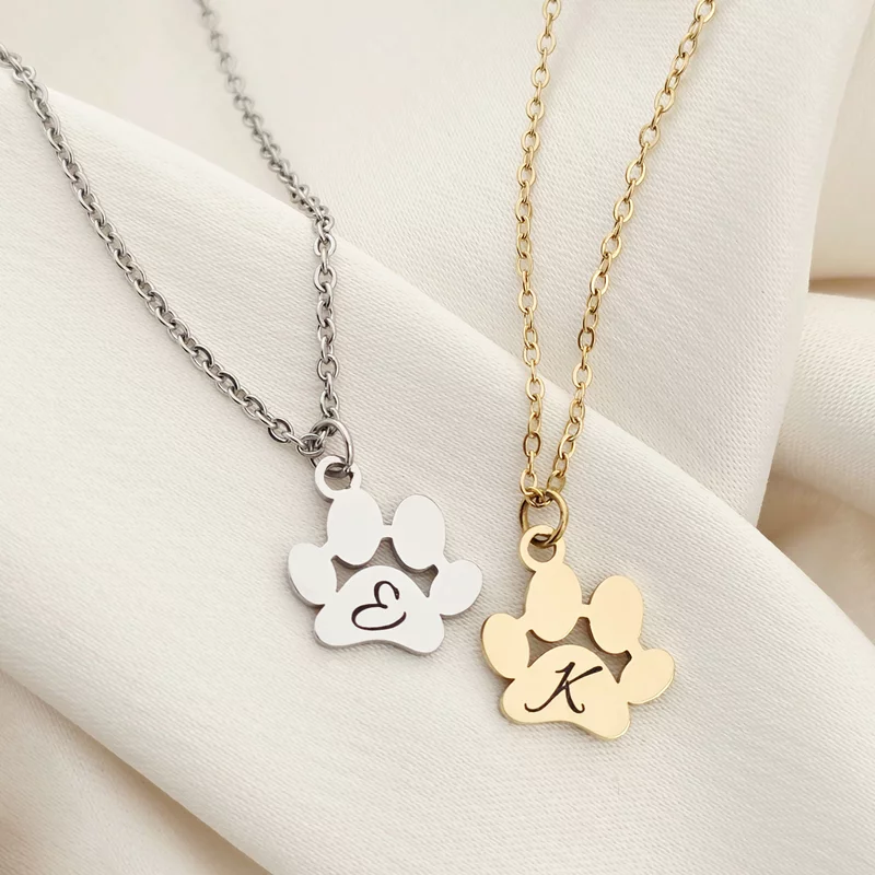 Lantisor Labuta cu initiala gravata - Otel Inoxidabil 316L picture - 2