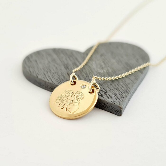 Lantisor personalizat cu Diamant natural – Cuplu sarut dulce – Banut 12 mm – Aur Galben 14K 14K