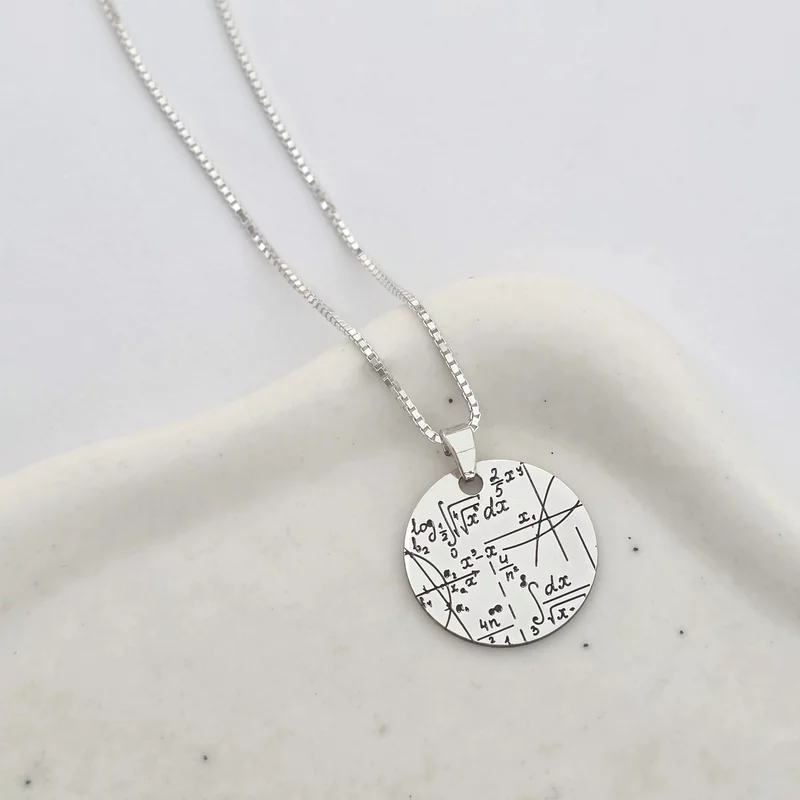 Lantisor personalizat cu simbol materie scoala - Matematica - Banut de 15 mm cu lantisor - Argint 925 picture - 2