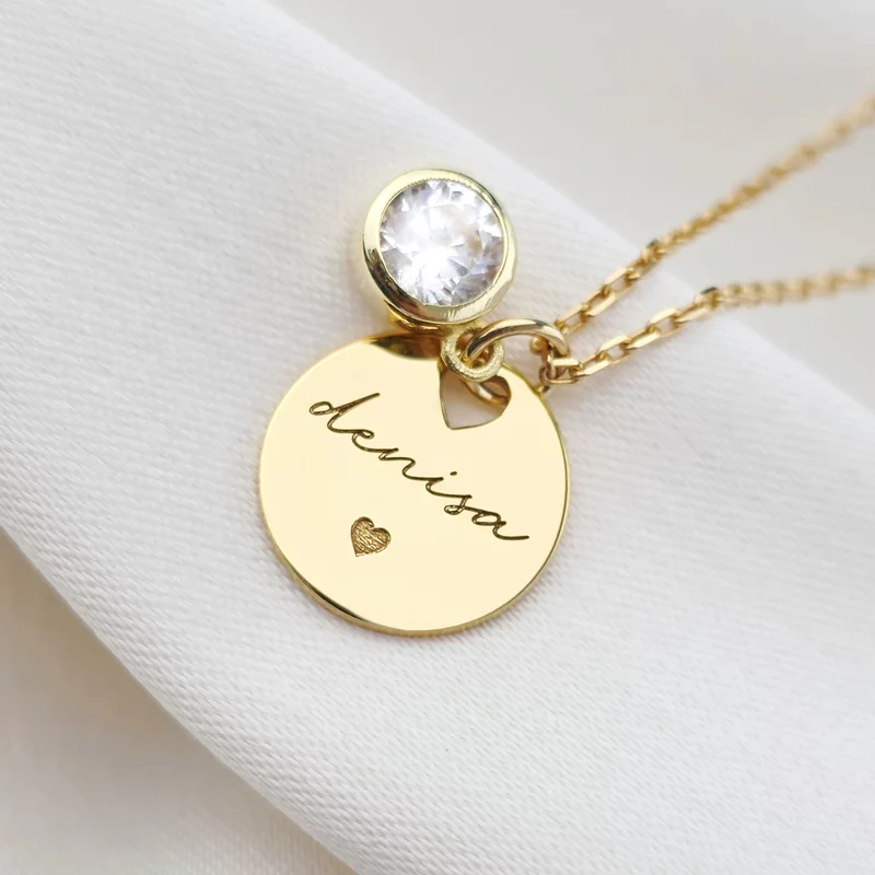 Lantisor Zirconia Charm - Pandantiv cu Nume si Simbol Inima - Argint placat cu Aur Galben 18K