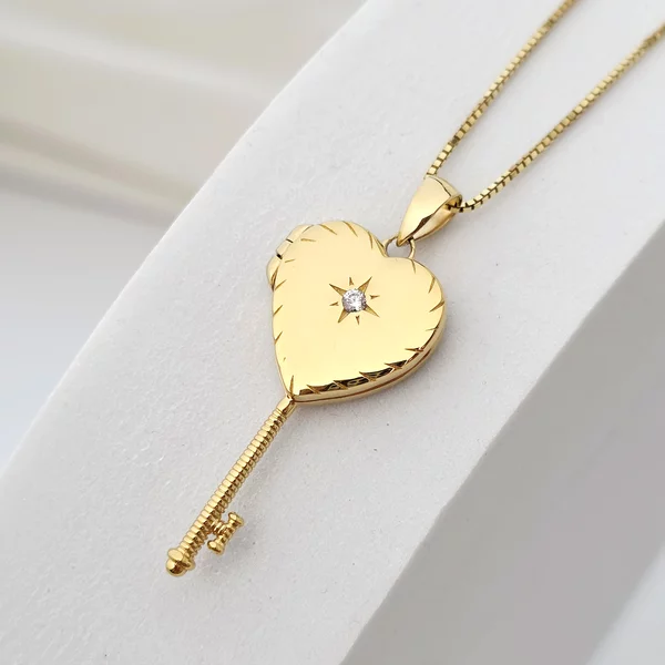 Medalion Cheia iubirii - Locket cu poze in interior - Argint 925 placat cu Aur Galben 18K si cristal Zirconia