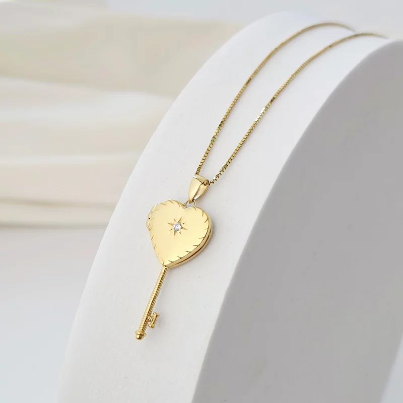 Medalion Cheia iubirii - Locket cu poze in interior - Argint 925 placat cu Aur Galben 18K si cristal Zirconia picture - 3