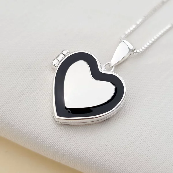 Medalion Eternitate in inima - Locket cu poze in interior - Argint 925 si email negru