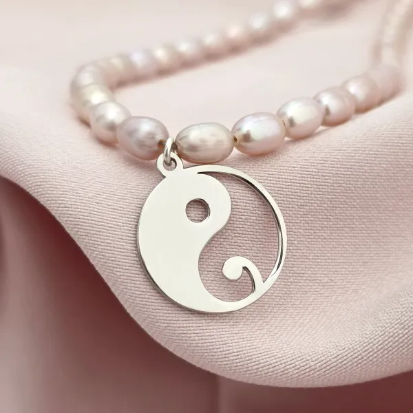 Colier Yin & Yang - Pandantiv cu Simbol Punct si Virgula & Sirag de Perle - Argint 925