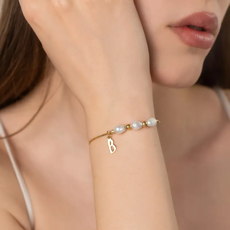 Bratara cu Perle si Initiala - Model elegant cu 3 perle, bilute si lantisor glisant - Argint 925 placat cu Aur galben 18K picture - 2
