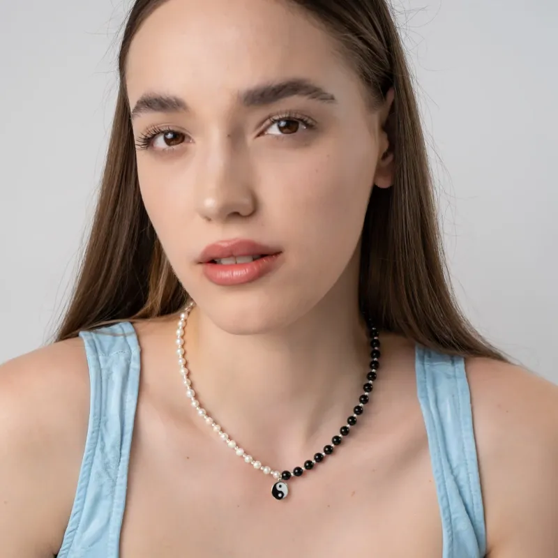 Colier cu Perle & Onix - Pandantiv Yin Yang - Model echilibrat cu perle albe, bilute si pietre onix - Argint 925 picture - 2