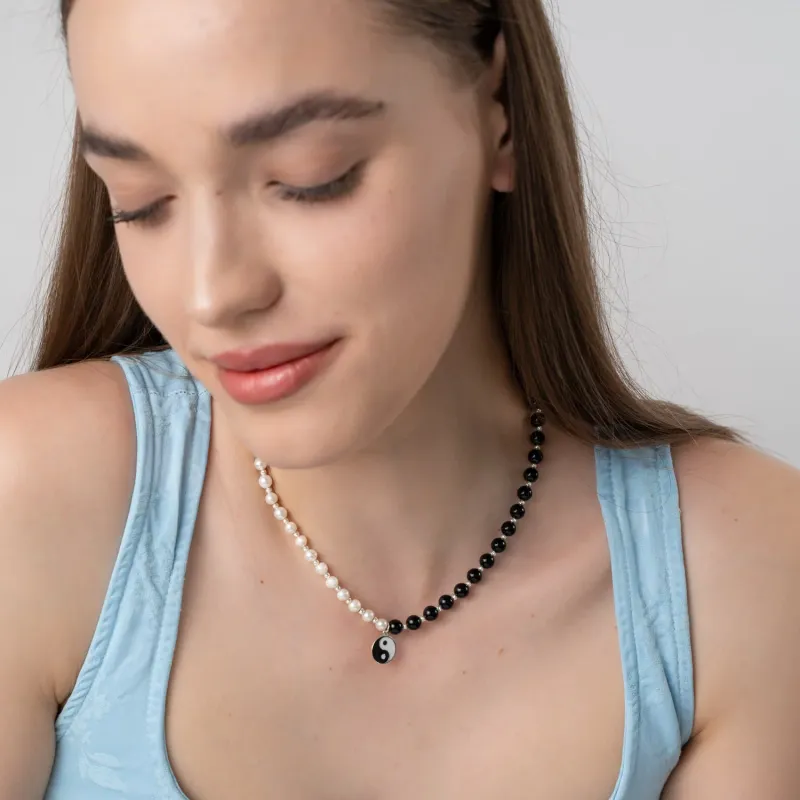 Colier cu Perle & Onix - Pandantiv Yin Yang - Model echilibrat cu perle albe, bilute si pietre onix - Argint 925 picture - 5