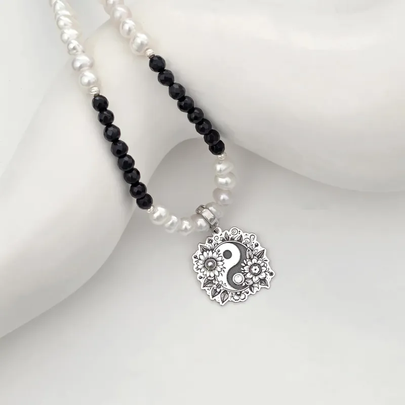 Colier Floare Yin & Yang si Cristal Swarovski - Combinatie de Perle Albe & Onix - Argint 925 picture - 3
