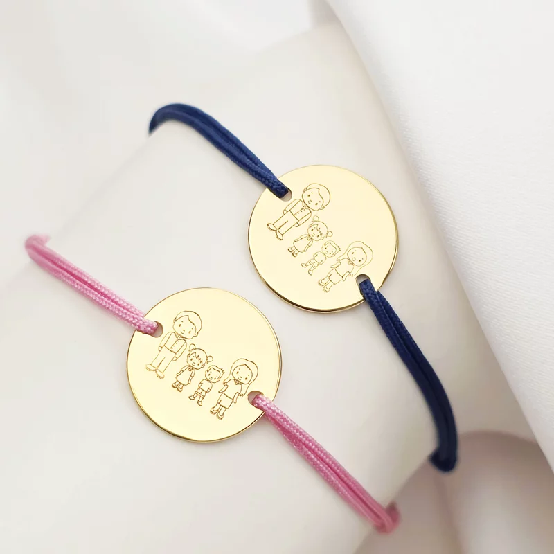 Set 4 bratari personalizate - Familie 4 membri - Banuti 15 mm - Argint placat cu Aur Galben 18K - snur reglabil picture - 2