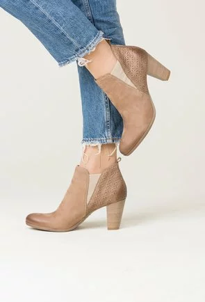 Botine camel din piele naturala intoarsa Luiza