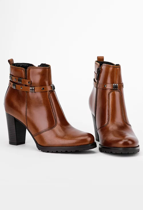 Botine maro din piele accesorizate