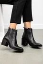 Botine negre cu toc patrat realizate din piele