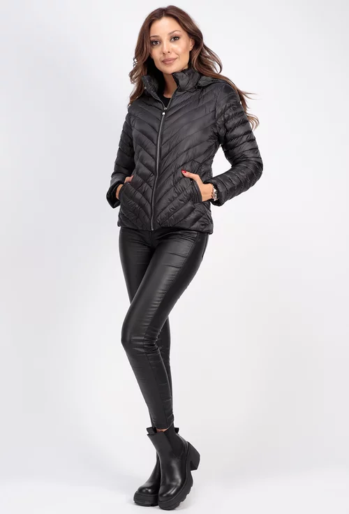 Geaca neagra scurta cu model