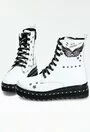 Ghete albe din piele box cu accesoriu brosa
